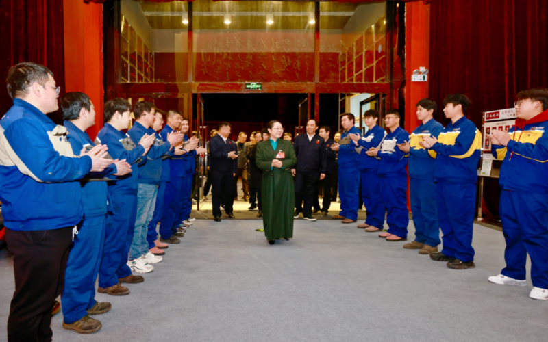 榮程集團(tuán)歡迎全國人大代表、榮程集團(tuán)董事會(huì)主席張榮華光榮履職載譽(yù)歸來