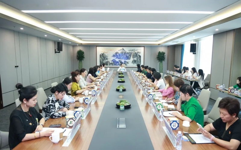 喜迎七一 向黨獻(xiàn)禮 - 張榮華主席與淄博市女企業(yè)家商會(huì)一行座談交流，凝聚她力量，展現(xiàn)她擔(dān)當(dāng)！